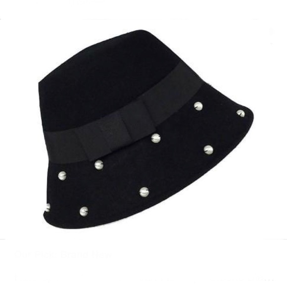kate spade Accessories - KATE SPADE PEARL WOOL HAT NEW